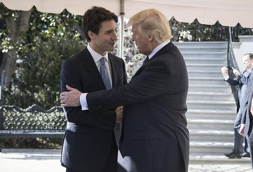 Трамп: Трюдо использует проблему с пошлинами, чтобы остаться у власти Трамп: Трюдо использует проблему с пошлинами, чтобы остаться у власти