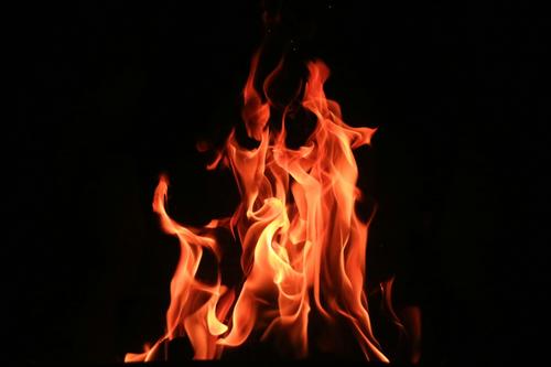 В Ростове-на-Дону загорелся многоквартирный дом дореволюционной постройки В Ростове-на-Дону загорелся многоквартирный дом дореволюционной постройки