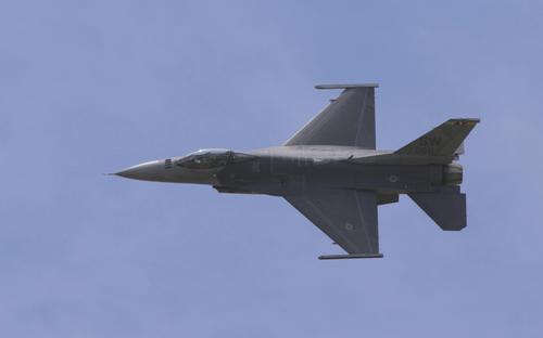 Представитель ВВС Украины Игнат: российские Су 35 превосходят западные F 16 Представитель ВВС Украины Игнат: российские Су 35 превосходят западные F 16
