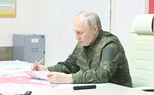 Песков: Путину доложили о начале завершающей стадии освобождения Курской области Песков: Путину доложили о начале завершающей стадии освобождения Курской области