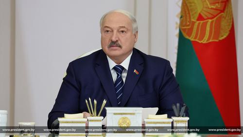 Лукашенко заявил о народной поддержке в Беларуси курса на сотрудничество с РФ Лукашенко заявил о народной поддержке в Беларуси курса на сотрудничество с РФ