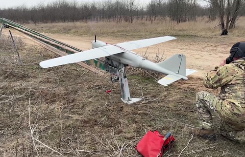 Дрон «Орлан 10» направил удар ФАБ 500 по скоплению техники и боевиков на Херсонщине Дрон «Орлан 10» направил удар ФАБ 500 по скоплению техники и боевиков на Херсонщине