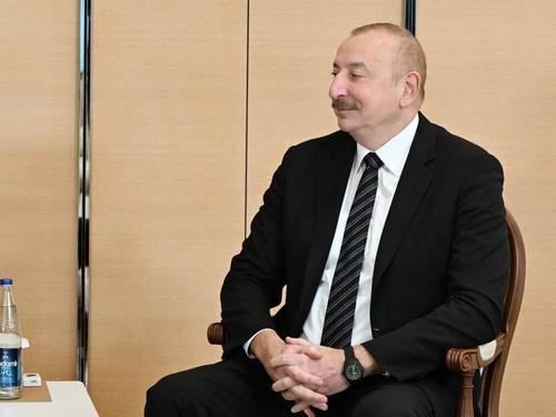Алиев поблагодарил Путина за приглашение посетить Москву 9 Мая Алиев поблагодарил Путина за приглашение посетить Москву 9 Мая