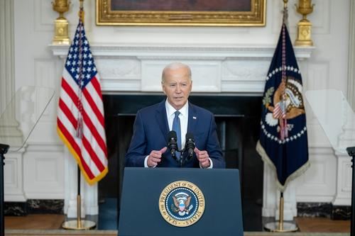 Трамп заявил, что Байден был неспособен вести диалог с Путиным Трамп заявил, что Байден был неспособен вести диалог с Путиным