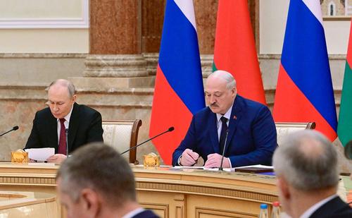 Путин рассказал Лукашенко о подробностях разговора с Трампом Путин рассказал Лукашенко о подробностях разговора с Трампом