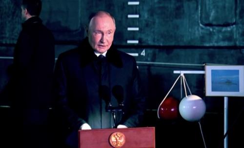 Путин разрешил спуск на воду атомного подводного крейсера «Пермь» Путин разрешил спуск на воду атомного подводного крейсера «Пермь»