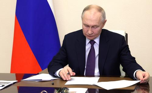 Владимир Путин назначил Михаила Гудкова заместителем командующего ВМФ РФ Владимир Путин назначил Михаила Гудкова заместителем командующего ВМФ РФ
