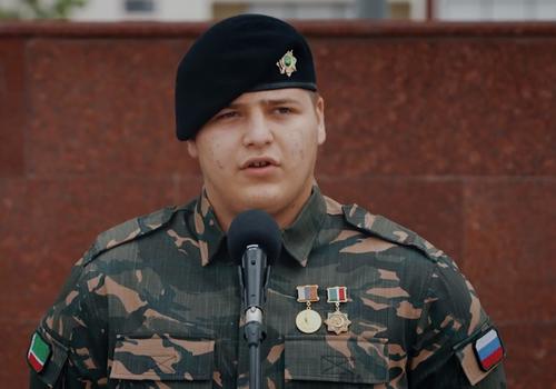 Сын главы ЧР Рамзана Кадырова 17-летний Адам назначен куратором МВД по Чечне Сын главы ЧР Рамзана Кадырова 17-летний Адам назначен куратором МВД по Чечне
