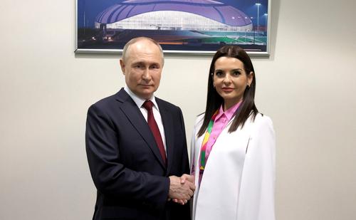 Суд Кишинева решил перевести главу Гагаузии Евгению Гуцул под домашний арест Суд Кишинева решил перевести главу Гагаузии Евгению Гуцул под домашний арест