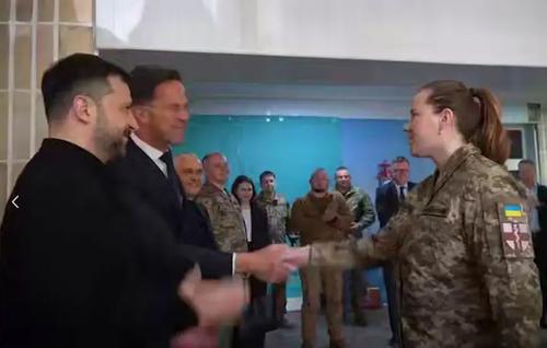 Зеленский «засветил» военный госпиталь в Одессе — свои назвали гаранта «наводчиком» Зеленский «засветил» военный госпиталь в Одессе — свои назвали гаранта «наводчиком»