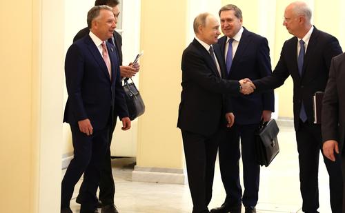 Путин в Москве провел встречу со спецпосланником президента США Уиткоффом Путин в Москве провел встречу со спецпосланником президента США Уиткоффом