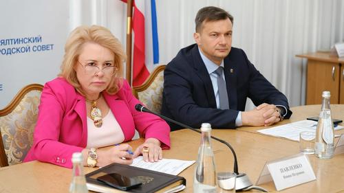 Украшения мэра Ялты