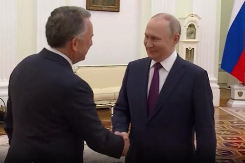Bloomberg: Уиткофф пытался переубедить Путина в вопросе территорий Bloomberg: Уиткофф пытался переубедить Путина в вопросе территорий