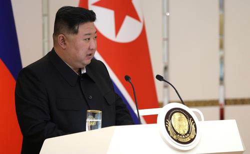 Ким Чен Ын: пора принять решение об усилении ядерного потенциала ВМС