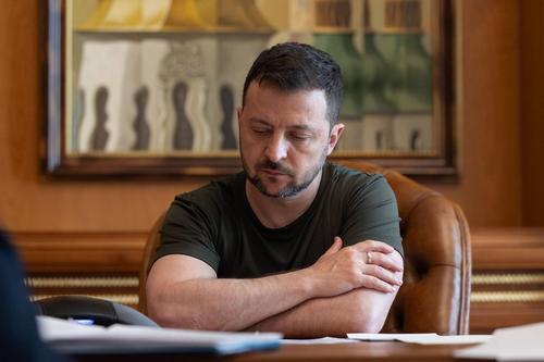 Азаров: угрозы Зеленского в отношении парада Победы — это не просто слова Азаров: угрозы Зеленского в отношении парада Победы — это не просто слова