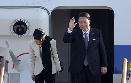 Yonhap: прокуроры предъявили Юн Сок Елю обвинение в злоупотреблении властью Yonhap: прокуроры предъявили Юн Сок Елю обвинение в злоупотреблении властью