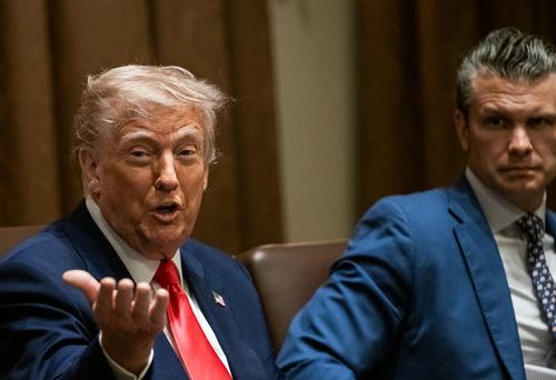 CNN: Трамп не уволил Хегсета лишь потому, что вложил в него много ресурсов CNN: Трамп не уволил Хегсета лишь потому, что вложил в него много ресурсов