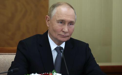 Путин поблагодарил зарубежные делегации за приезд в Москву на парад Победы Путин поблагодарил зарубежные делегации за приезд в Москву на парад Победы