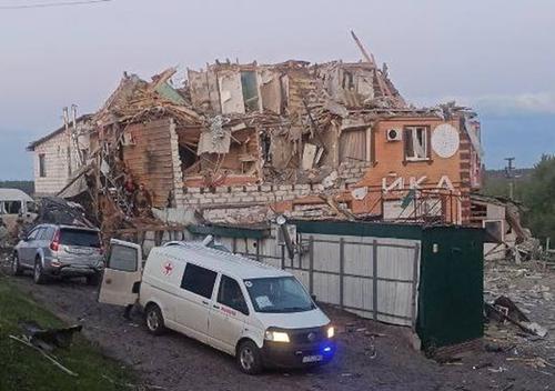Хинштейн сообщил об ударе ВСУ по Рыльску: ранены три человека Хинштейн сообщил об ударе ВСУ по Рыльску: ранены три человека