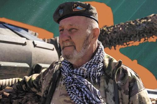 «До 100 лет бы служил!»: Герой России, который учит побеждать «До 100 лет бы служил!»: Герой России, который учит побеждать