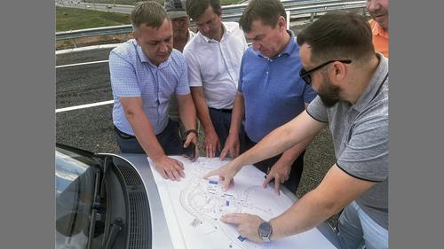 Дорога у аэропорта Крыма Дорога у аэропорта Крыма