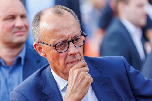 Мерц заявил, что Германию от нацизма освободила Америка Мерц заявил, что Германию от нацизма освободила Америка