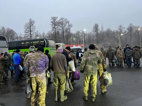 Россия и Украина провели третий за неделю обмен пленными Россия и Украина провели третий за неделю обмен пленными
