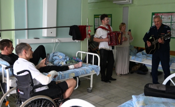 «Не ради славы и наград»: в Ульяновске прошёл патриотический концерт для десантников
