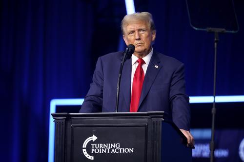Трамп допустил возможность нанесения удара силами США по ядерным объектам Ирана
